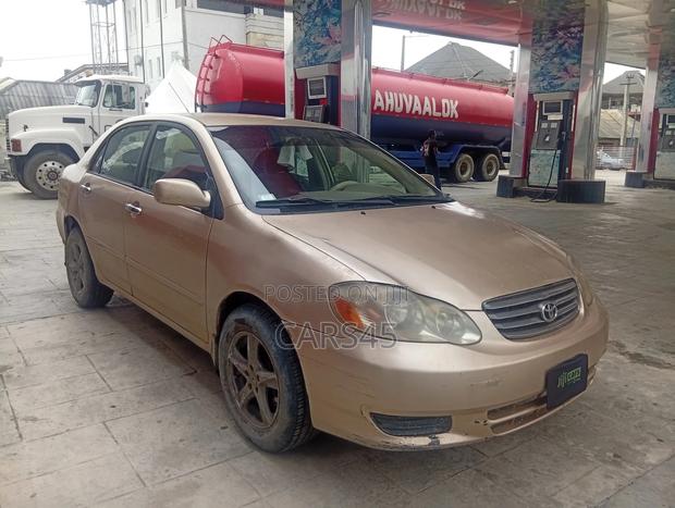 Toyota Corolla 2003 Gold