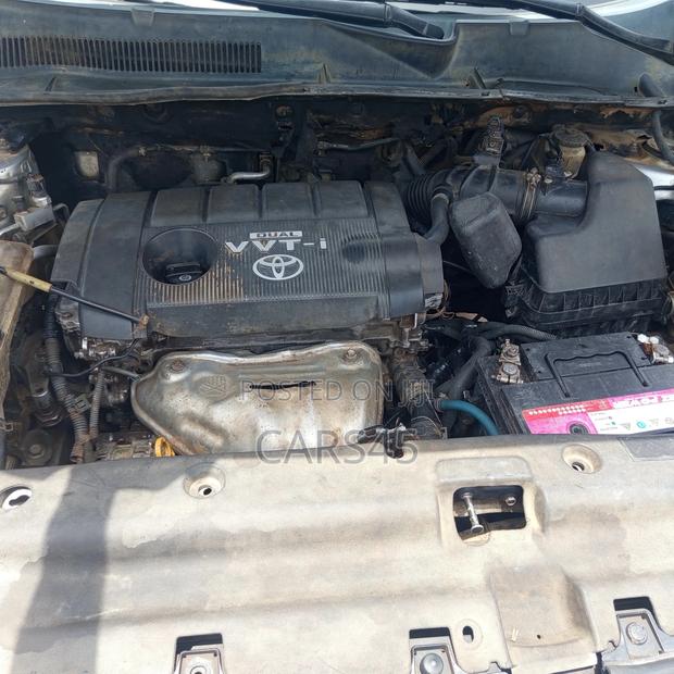 Toyota RAV4 2011 Silver