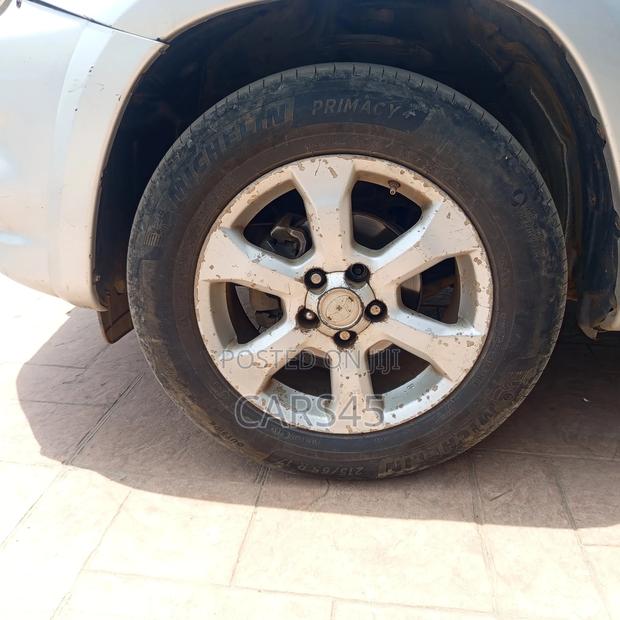 Toyota RAV4 2011 Silver