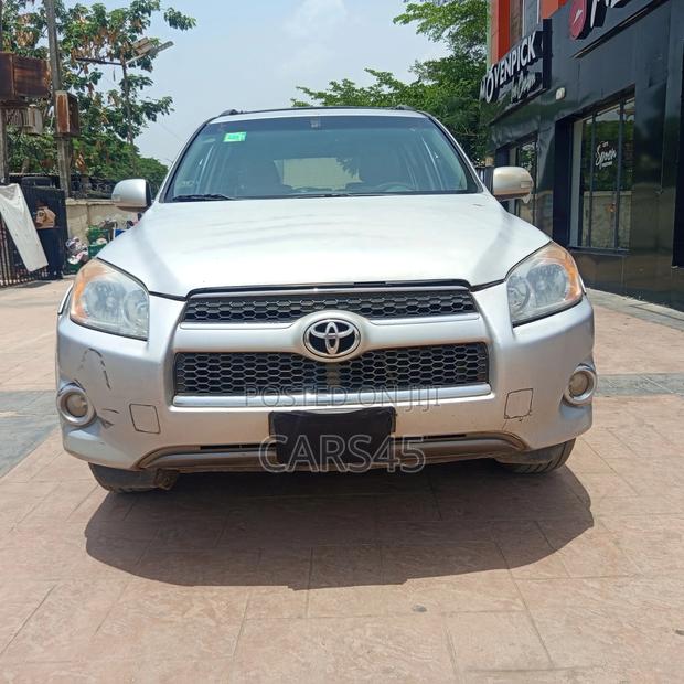 Toyota RAV4 2011 Silver