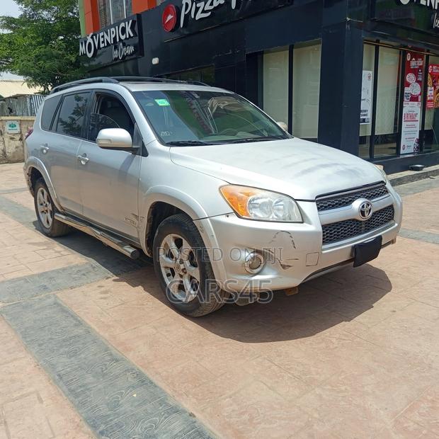 Toyota RAV4 2011 Silver