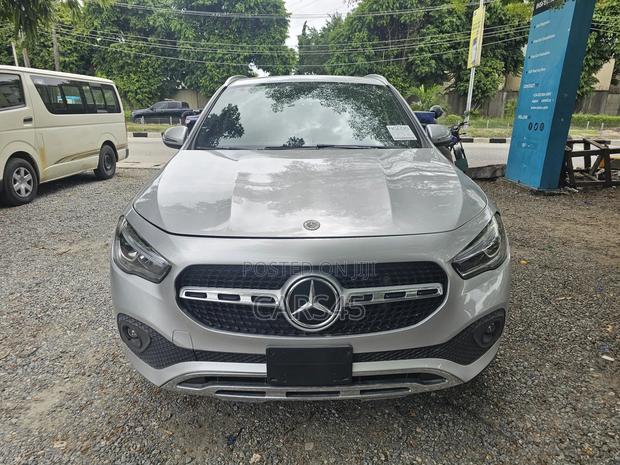 Mercedes-Benz GLA-Class 2021 Silver