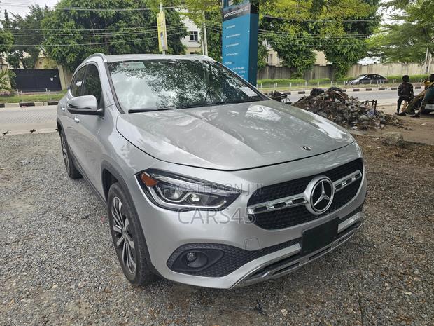 Mercedes-Benz GLA-Class 2021 Silver
