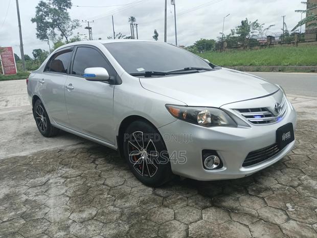 Toyota Corolla XLE 4dr Sedan (1.8L 4cyl 4A) 2010 Silver