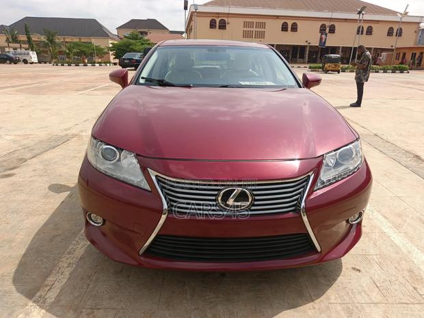 Lexus ES 2014 Red