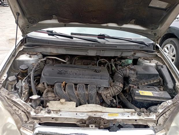 Toyota Corolla 2005 Silver
