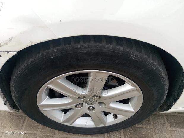 Lexus ES 2011 White