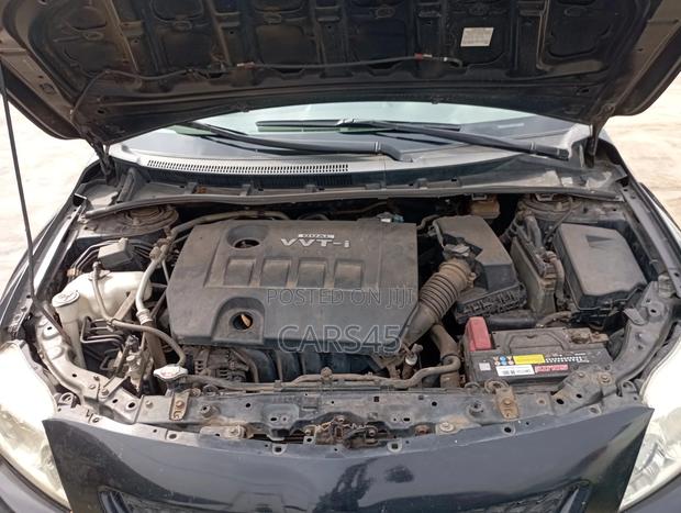Toyota Corolla 2010 Black