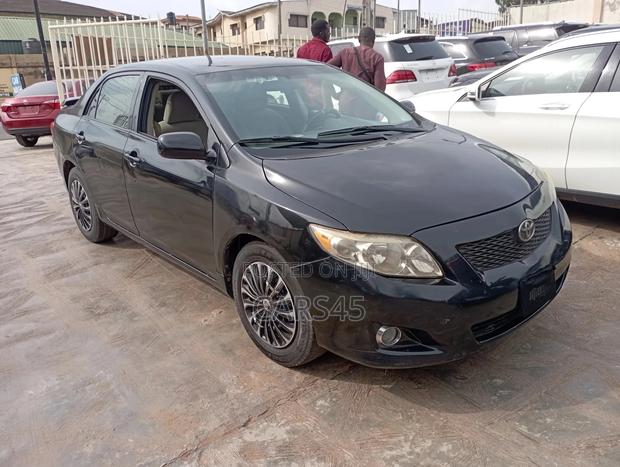 Toyota Corolla 2010 Black