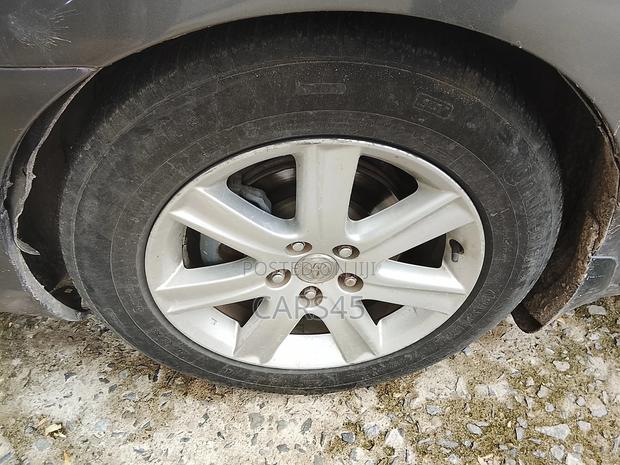 Toyota Camry LE 4dr Sedan (2.5L 4cyl 6A) 2011 Gray