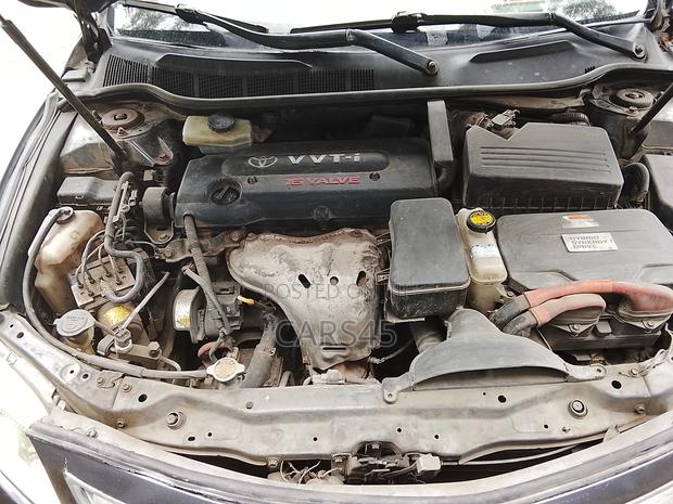 Toyota Camry LE 4dr Sedan (2.5L 4cyl 6A) 2011 Gray