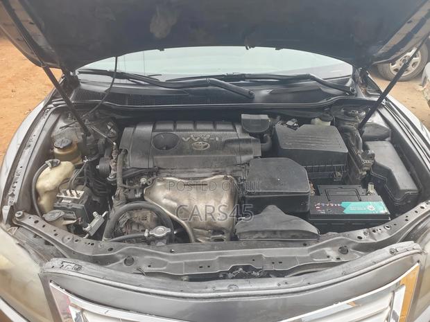 Toyota Camry SE 4dr Sedan (2.5L 4cyl 6AM) 2010 Gray