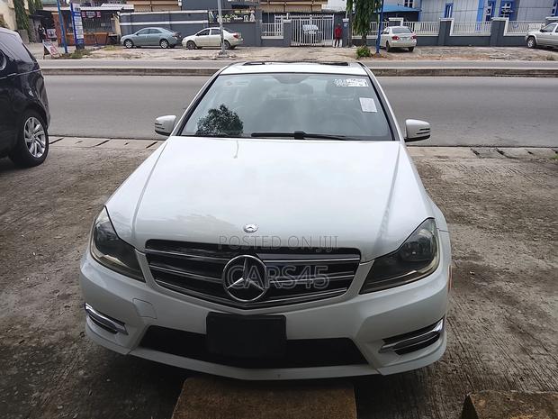 Mercedes-Benz C300 Luxury 4Matic Sedan AWD (3.5L 6cyl 7A) 2014 White