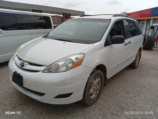 Toyota Sienna 2008 White