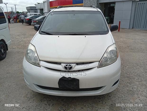 Toyota Sienna 2008 White