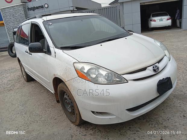 Toyota Sienna 2008 White