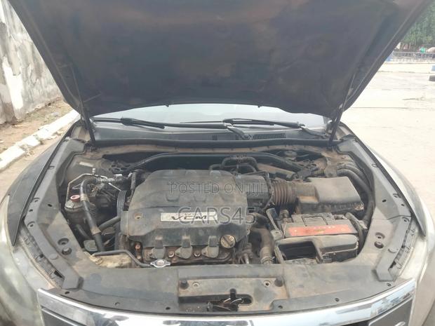 Honda Crosstour 2010 Black