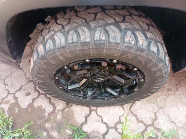 Toyota Tundra 2022 Black