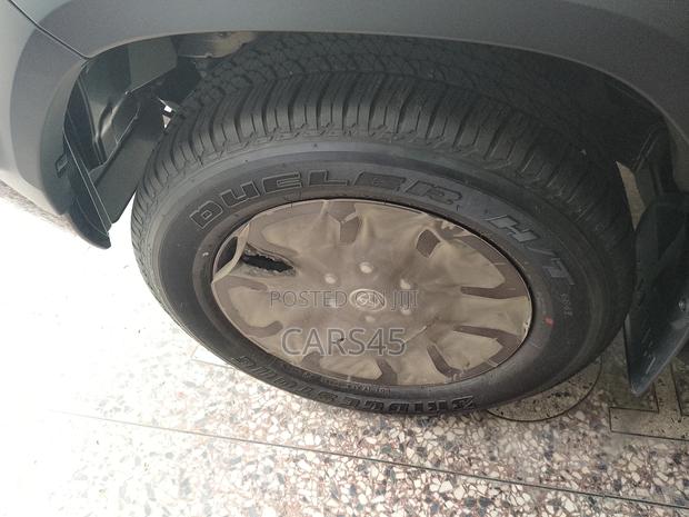 Toyota Hilux 2025 Black