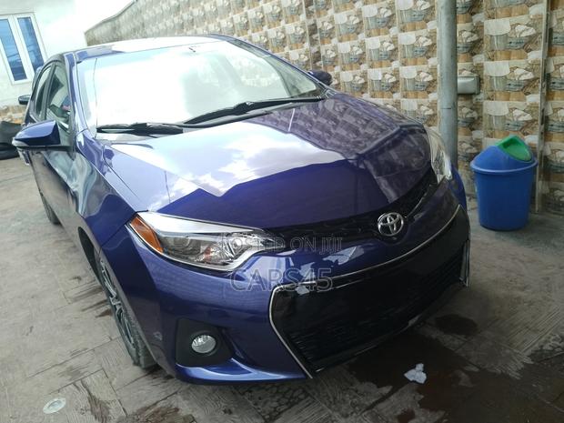 Toyota Corolla 2015 Blue
