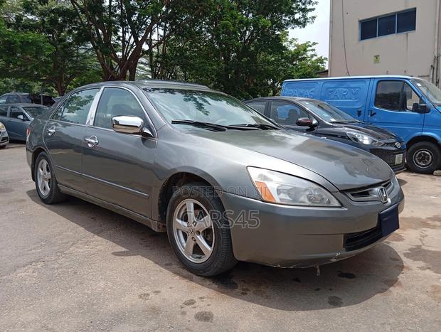 Honda Accord 2004 Gray
