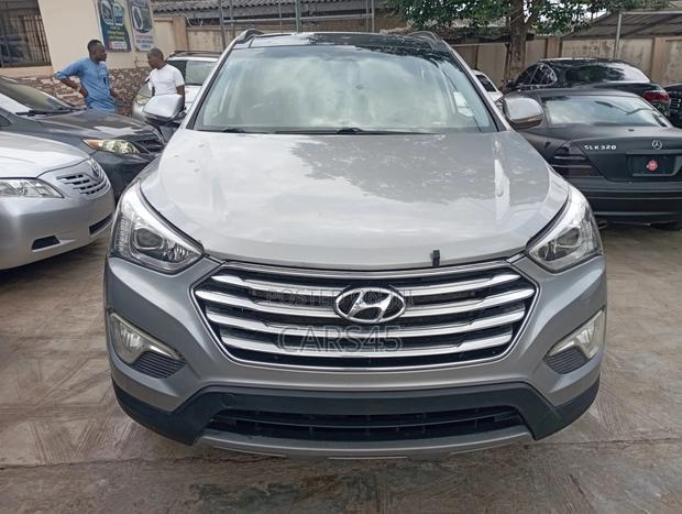Hyundai Santa Fe 2013 Gray