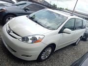 Toyota Sienna 2010 White for sale