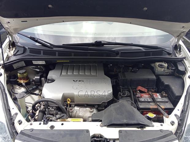 Toyota Sienna 2010 White
