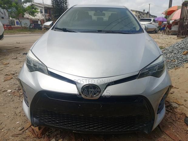Toyota Corolla 2017 Silver