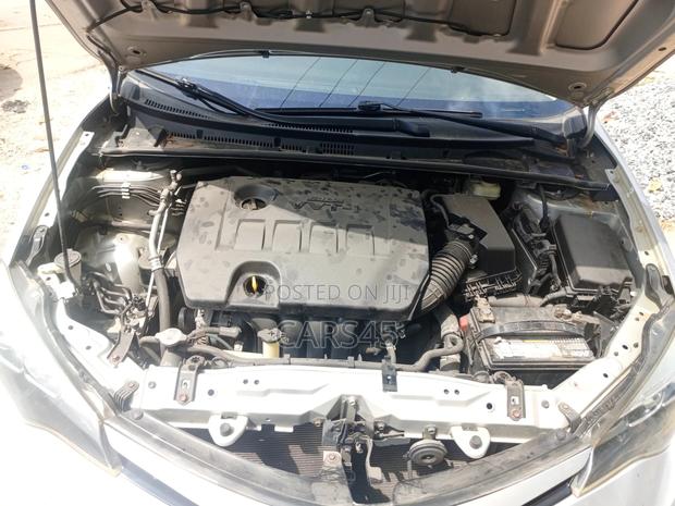 Toyota Corolla 2017 Silver
