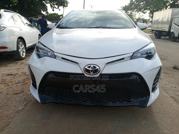 Toyota Corolla 2018 White