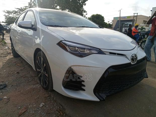 Toyota Corolla 2018 White