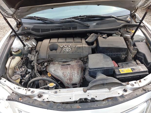 Toyota Camry 2010 Silver