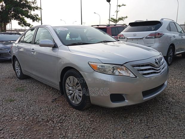Toyota Camry 2010 Silver