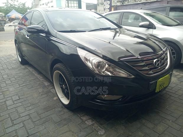 Hyundai Sonata 2010 Black