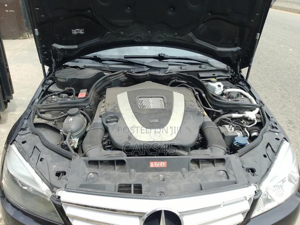 Mercedes-Benz C300 2011 Black