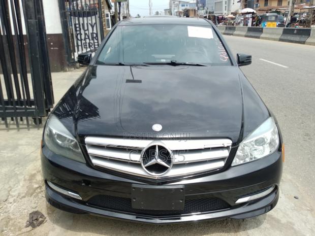 Mercedes-Benz C300 2011 Black