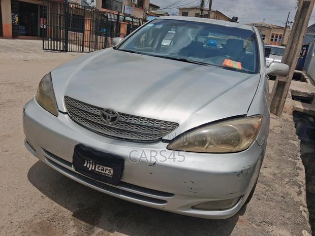 Toyota Camry 2002 Silver