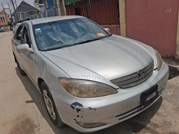 Toyota Camry 2002 Silver