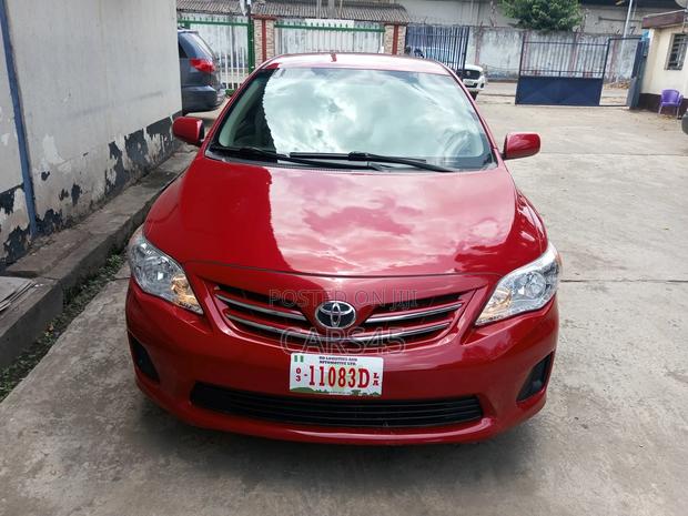 Toyota Corolla 2013 Red