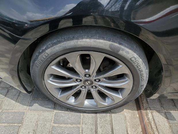 Hyundai Sonata 2011 Black