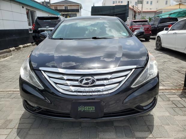 Hyundai Sonata 2011 Black