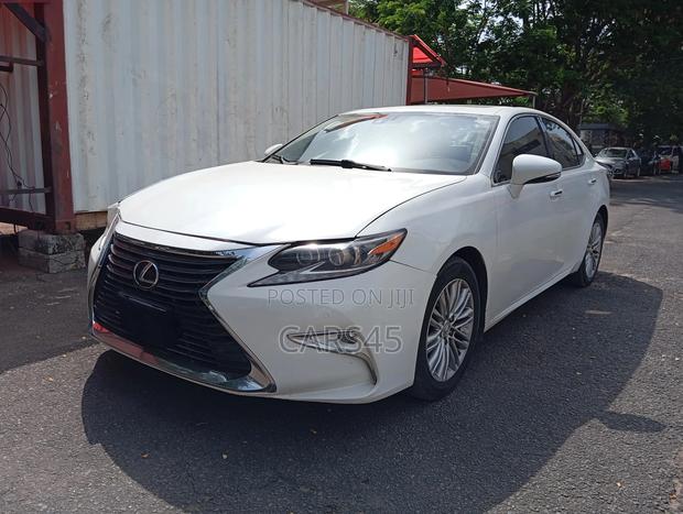 Lexus ES 2016 White