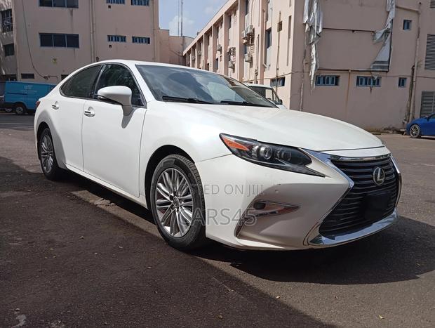 Lexus ES 2016 White