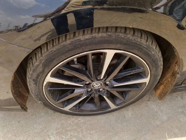 Toyota Camry XSE V6 (3.5L V6 8A) 2019 Black