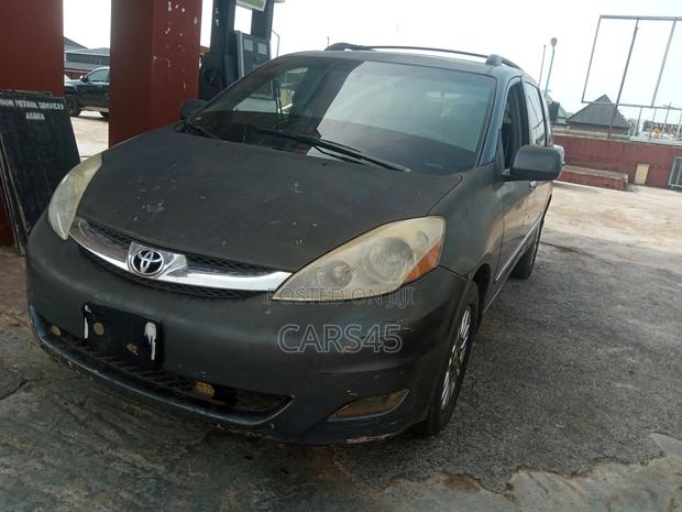 Toyota Sienna 2007 Gray