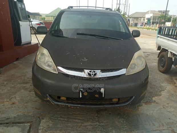 Toyota Sienna 2007 Gray