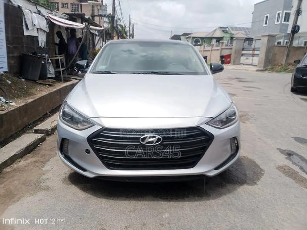 Hyundai Elantra 2017 Silver