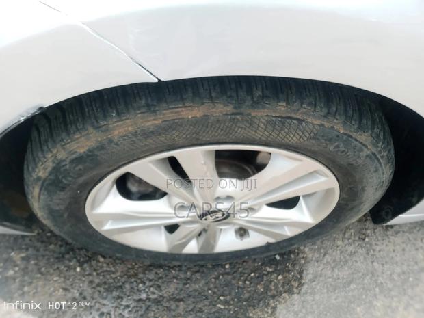 Hyundai Elantra 2017 Silver