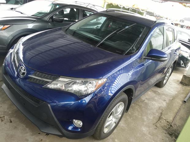 Toyota RAV4 2015 Blue